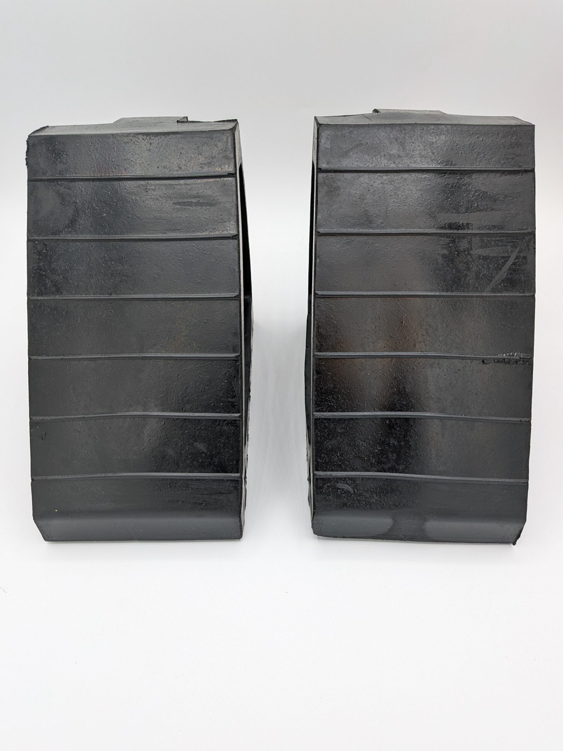 Maxxhaul Ebay-1 Maxxhaul Solid Rubber Wheel Chocks (2-Pack)