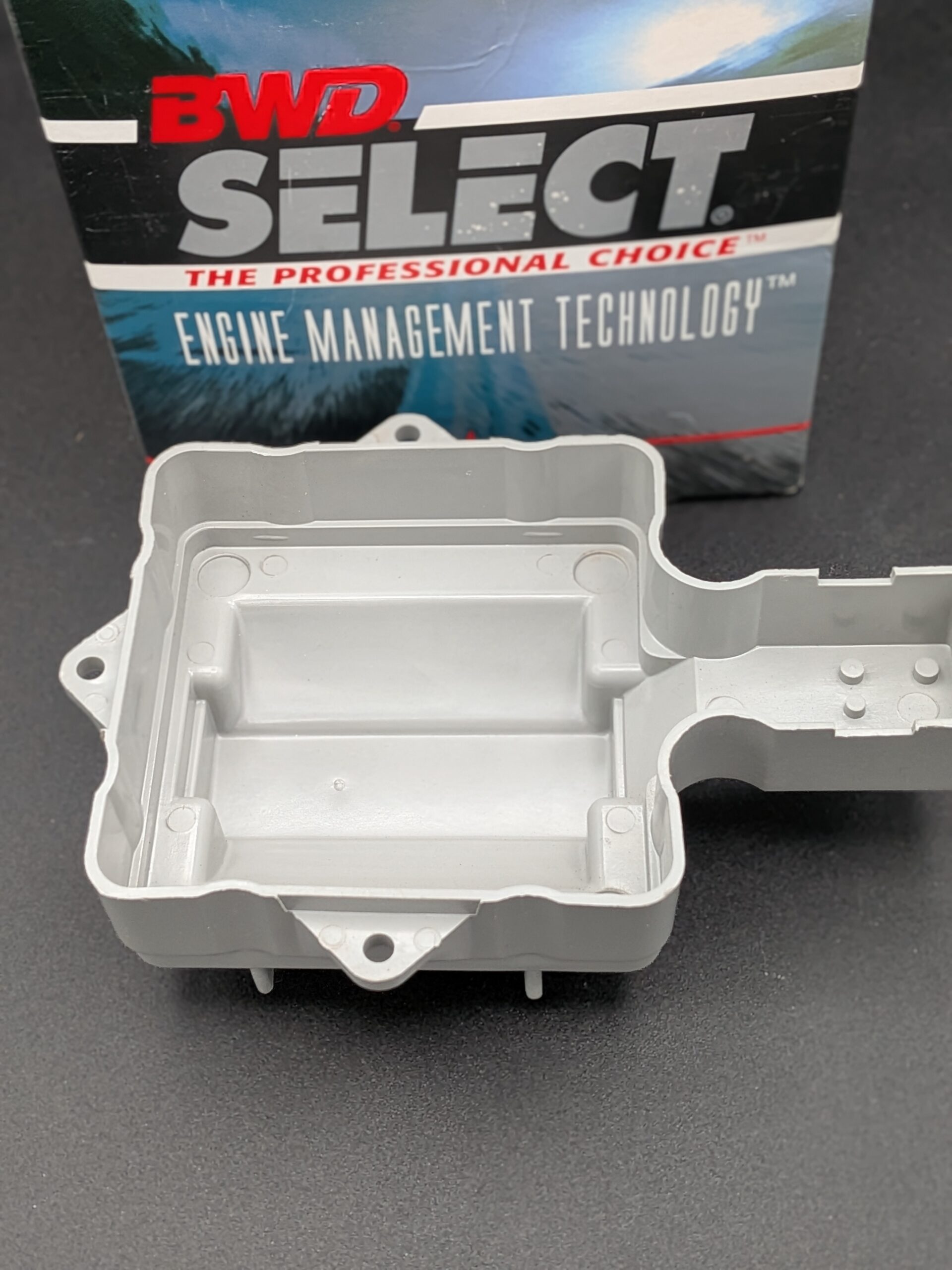 PXL_20251210_183255434.PORTRAIT BWD Select C185 Distributor Cap Cover